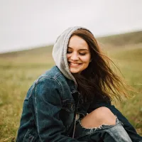 Julia Schneider - AIEnhancer